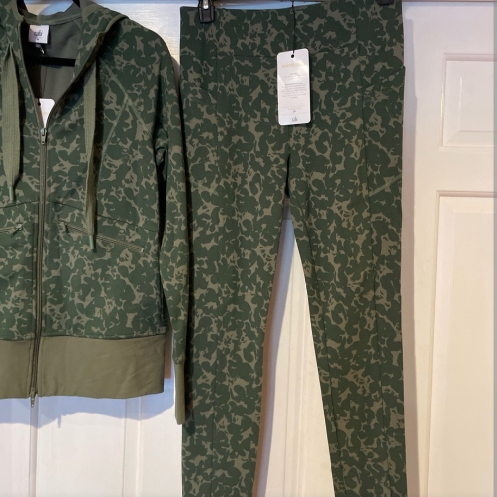 Cabi Marathon Camoflauge Print Women's Active Jacket And Bottom Set Medium Green
